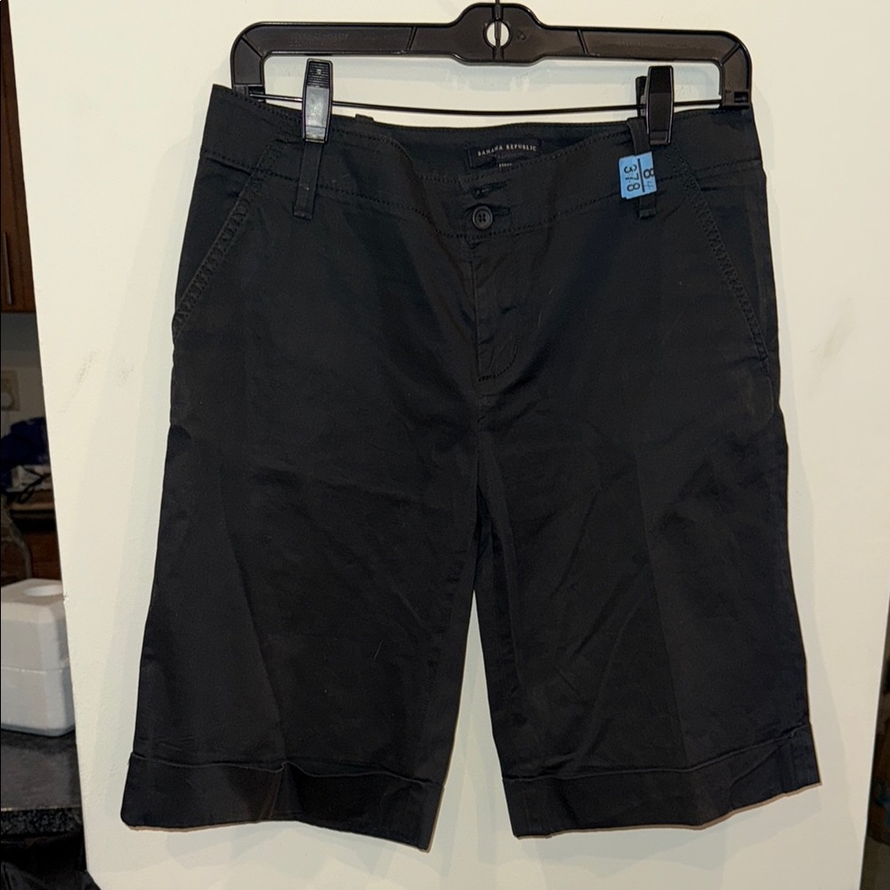 Banana Republic black stretch cuffed Bermuda shorts with side and back pockets 4